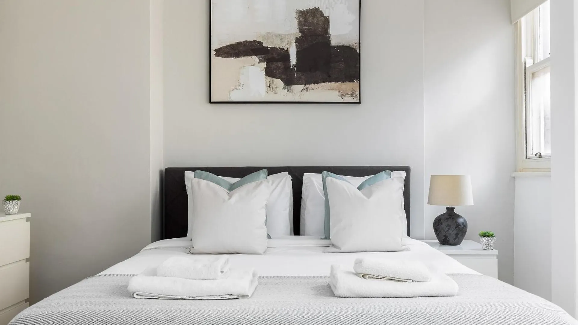 The Shoreditch Collection London Apartment